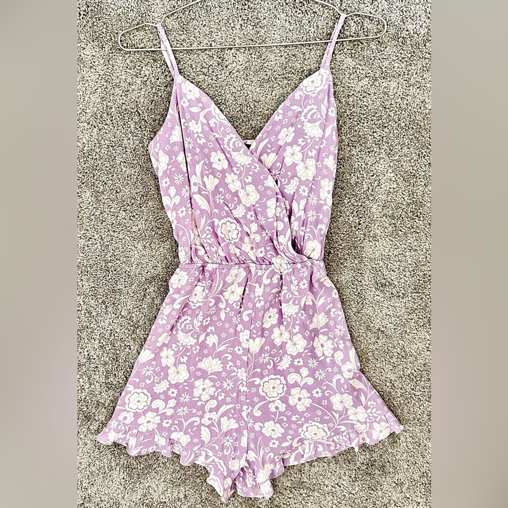 5/$25 Crystal Doll Lilac and White Thin Strap Ruffle Romper, Size Small, NWOT